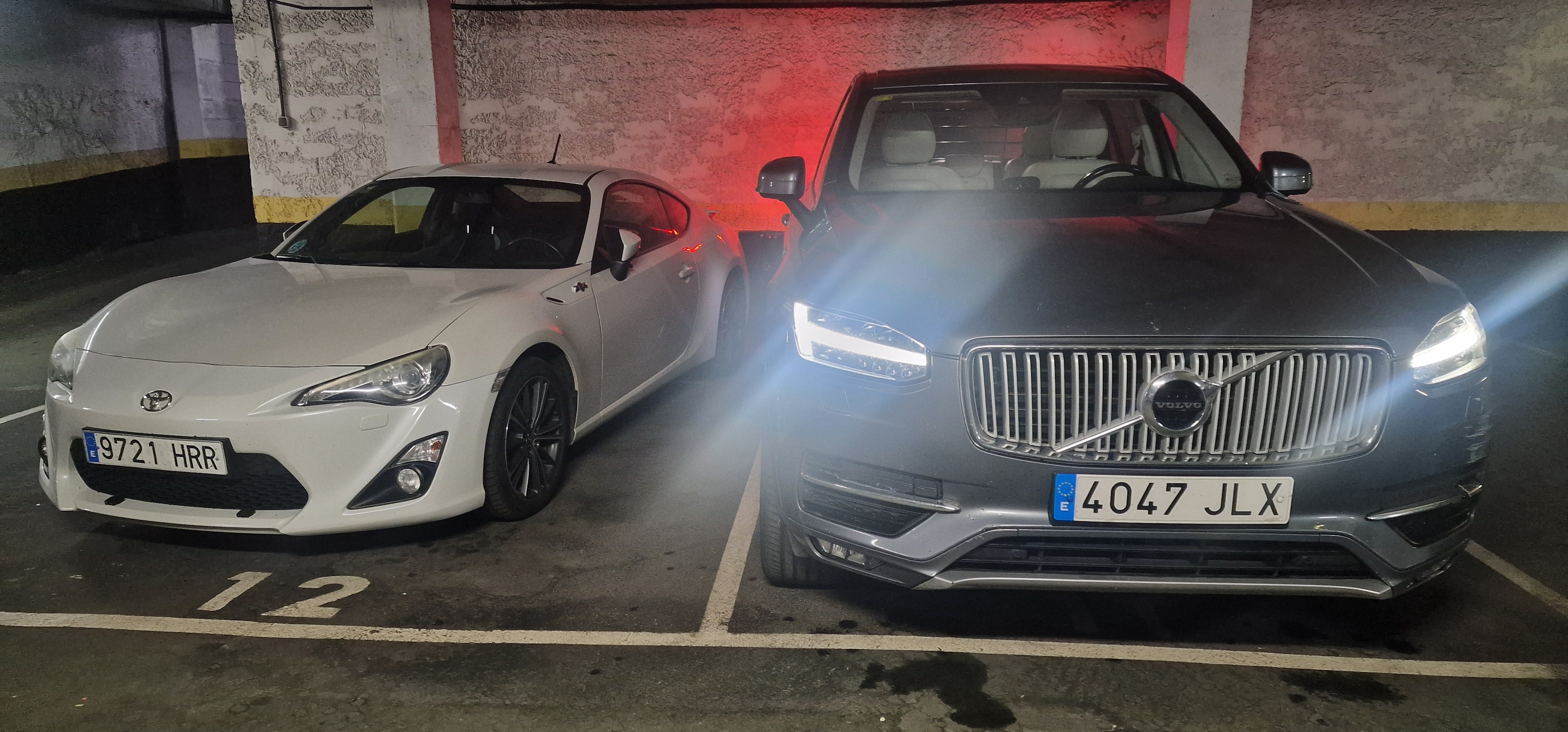 Toyota GT86 y Volvo